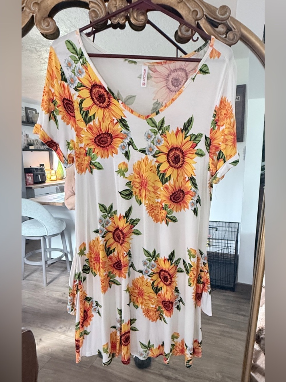 Sunflower Print V-Neck Tunic Top - Cream/Yellow